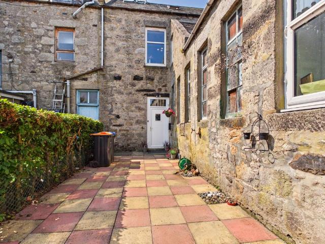 4 bedroom maisonette for sale
