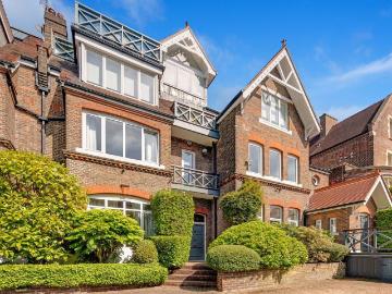 4 bedroom maisonette for sale