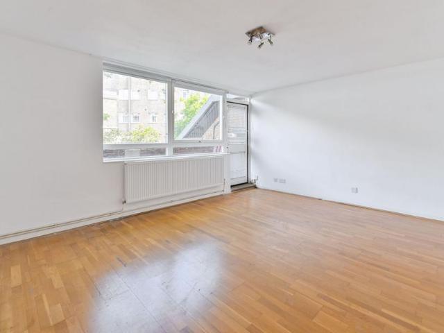 4 bedroom maisonette for sale
