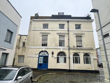 4 bedroom maisonette for sale