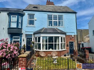4 bedroom maisonette for sale