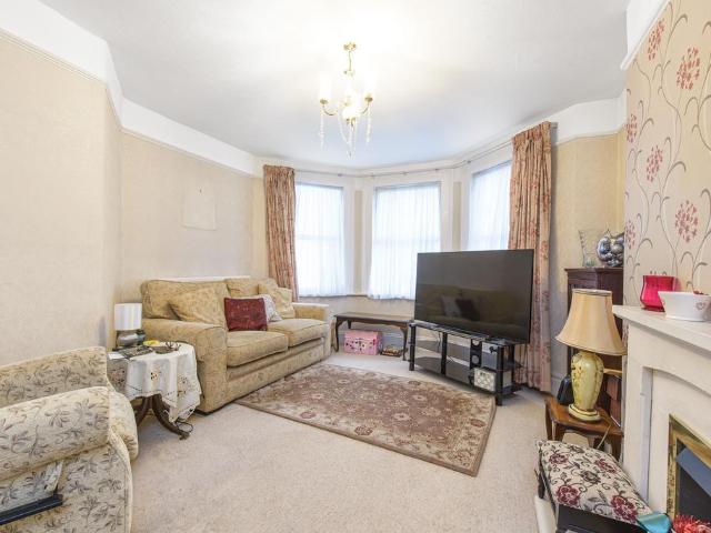 4 bedroom maisonette for sale