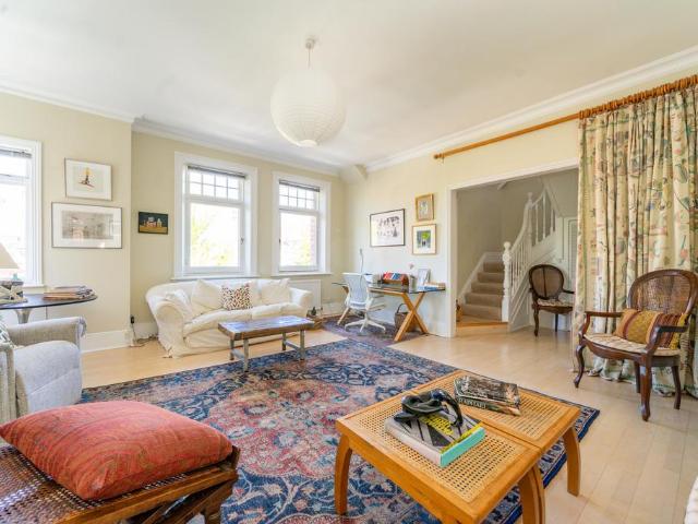4 bedroom maisonette for sale