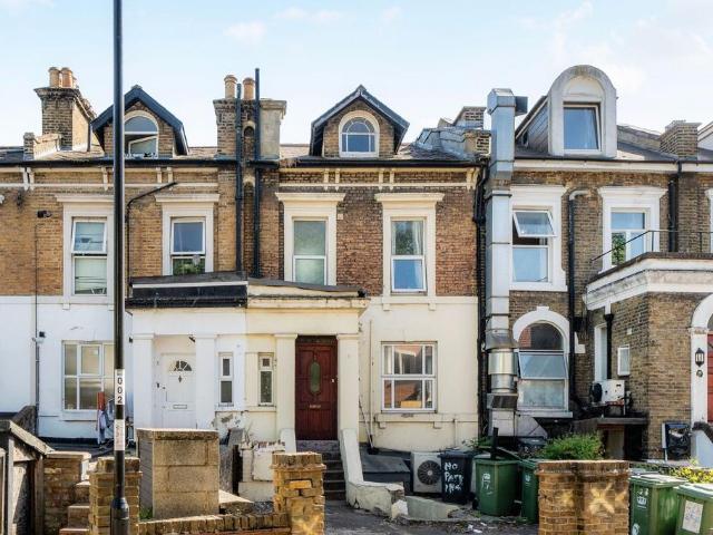 4 bedroom maisonette for sale