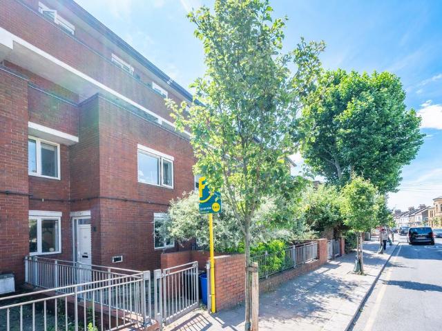 4 bedroom maisonette for sale