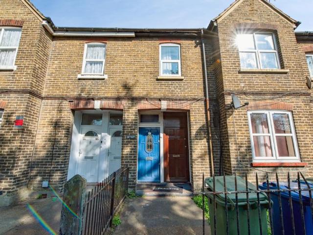 4 bedroom maisonette for sale