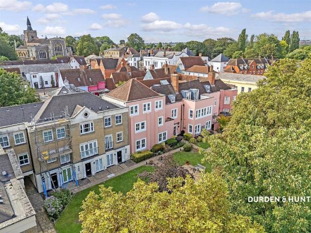 4 bedroom maisonette for sale