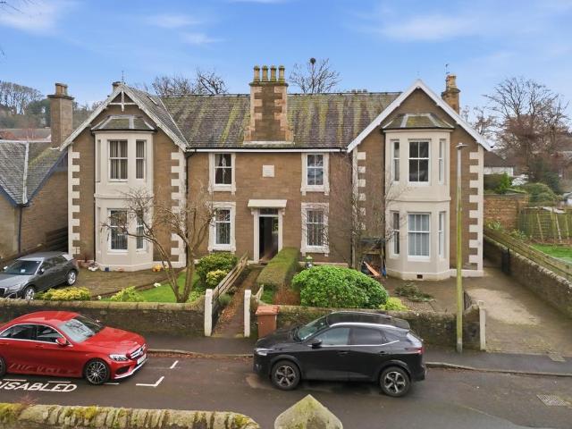 4 bedroom maisonette for sale