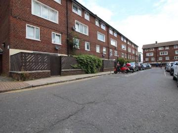 4 bedroom maisonette for sale