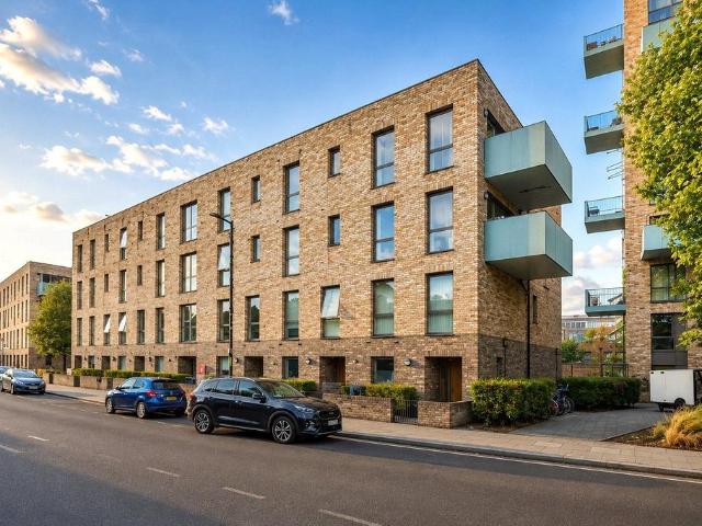 4 bedroom maisonette for sale