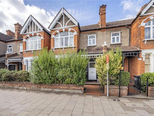 4 bedroom maisonette for sale