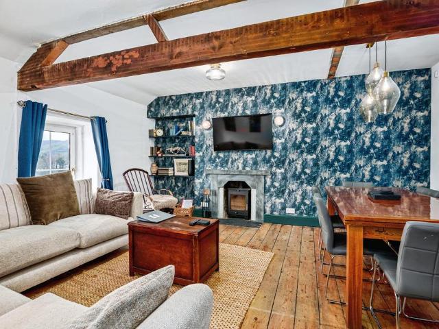 4 bedroom maisonette for sale