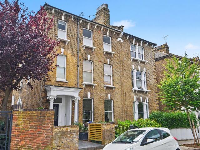 4 bedroom maisonette for sale