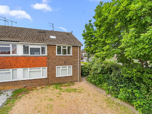 4 bedroom maisonette for sale