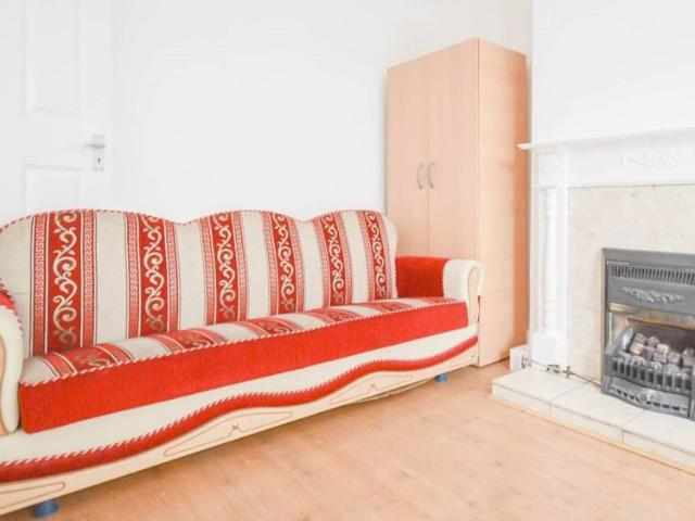 4 bedroom maisonette for rent