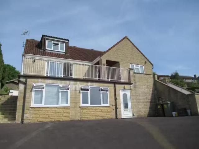 4 bedroom maisonette for rent in Hexton Road, Glastonbury, BA6