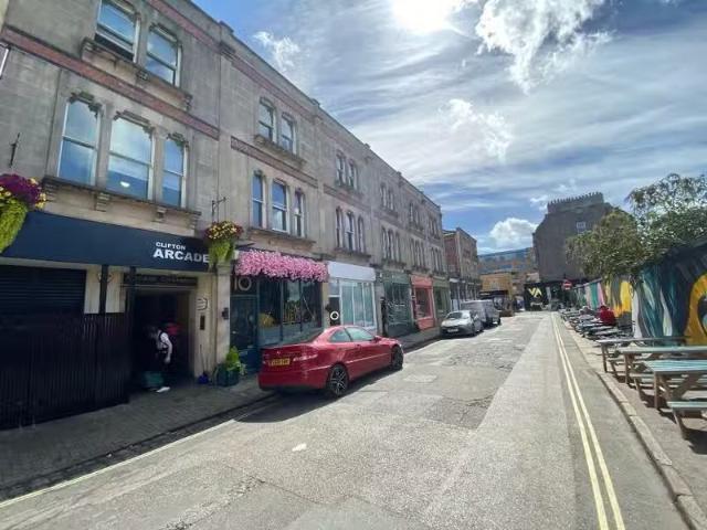 4 bedroom maisonette for rent in Kings Road, Bristol, BS8