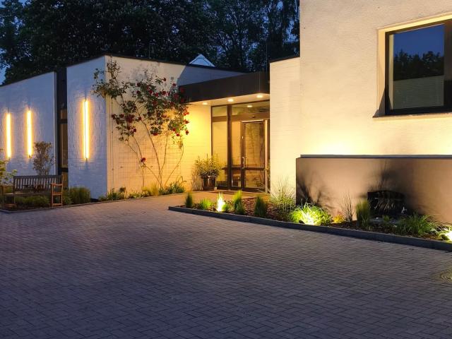 4 bedroom maisonette for up to 9 · free parking · gym · Messe & Airport Düsseldorf