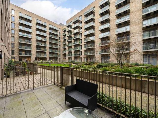 4 Bedroom Maisonette Flat