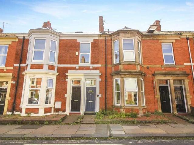 4 Bedroom Maisonette Flat