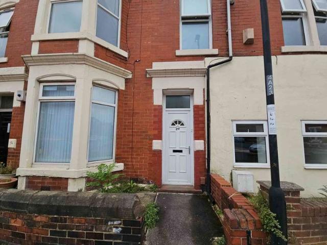 4 Bedroom Maisonette Flat