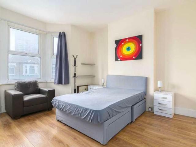 4 Bedroom Maisonette Flat