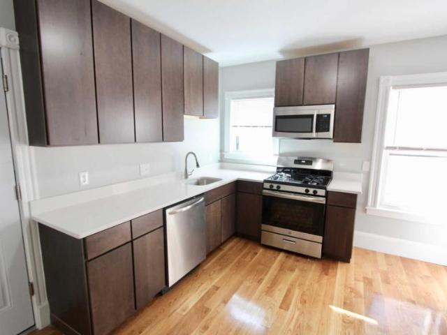 4 bedroom, Malden MA 02148 LS98397368