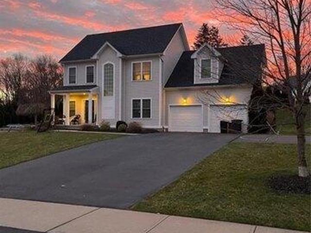 4 bedroom, Manchester CT 06040 104809180