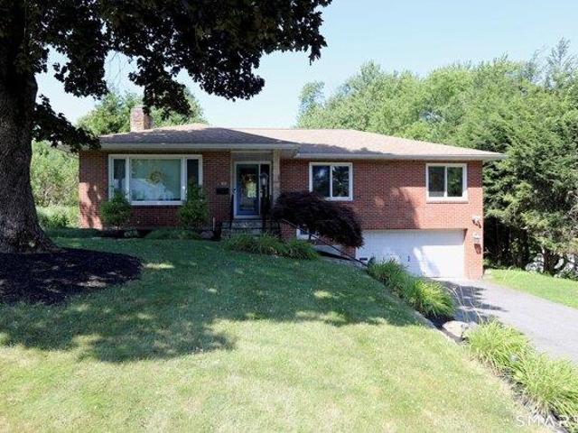 4 bedroom, Manchester CT 06040 105401859