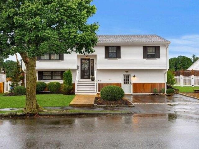 4 bedroom, Marblehead MA 01945 105417436
