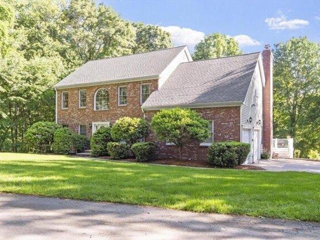 4 bedroom, Marlborough MA 01752 104649881