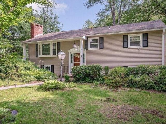 4 bedroom, Methuen MA 01844 105417596