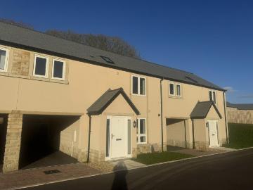 4 bedroom mews to rent