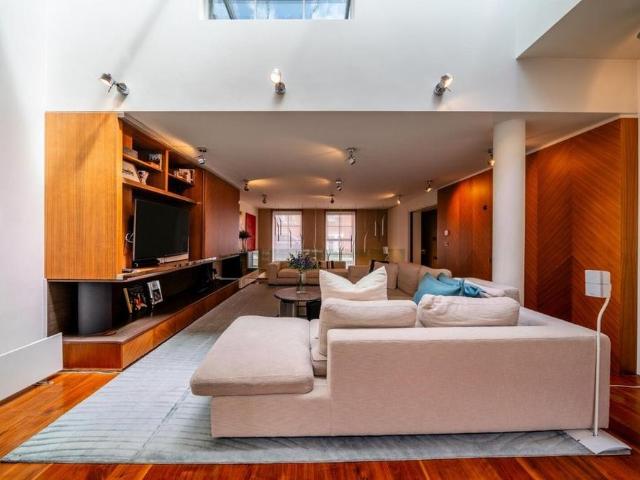 4 bedroom mews to rent