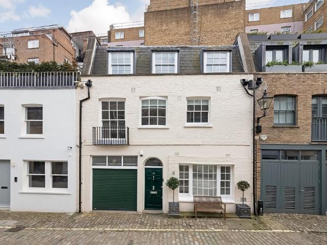 4 bedroom mews to rent