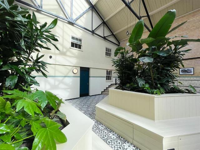 4 bedroom mews to rent