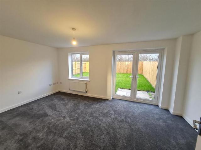 4 bedroom mews to rent