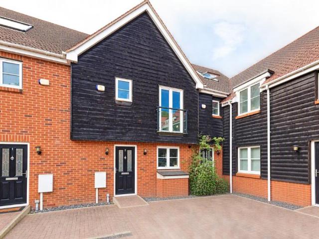 4 bedroom mews for sale