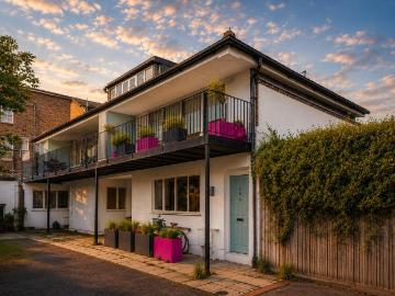 4 bedroom mews for sale