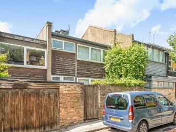 4 bedroom mews for sale