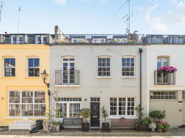 4 bedroom mews for sale