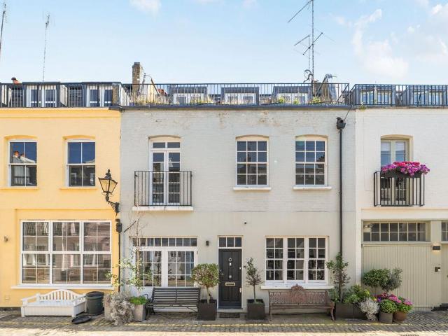 4 bedroom mews for sale
