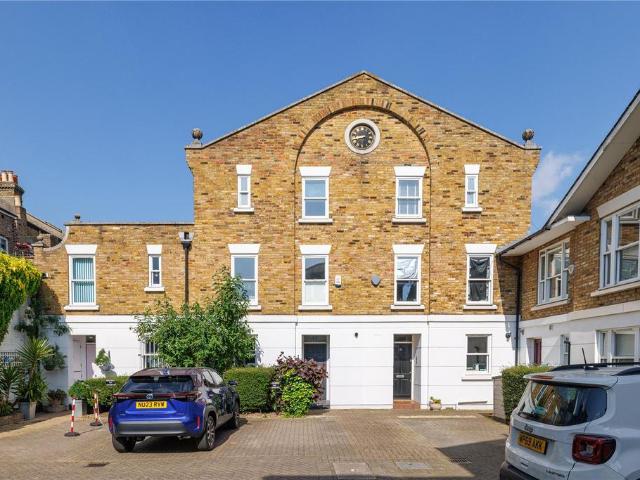 4 bedroom mews for sale
