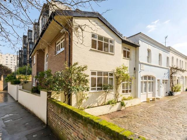 4 bedroom mews for sale