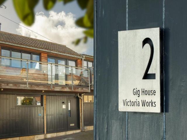 4 bedroom mews for sale
