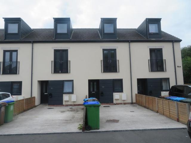 4 bedroom mews for sale
