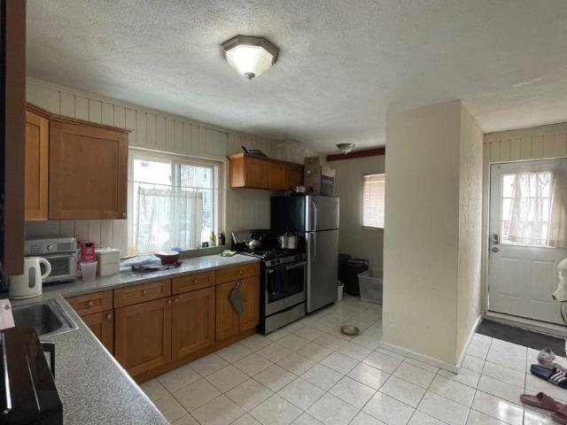 4 bedroom, Medford MA 02155 98396032