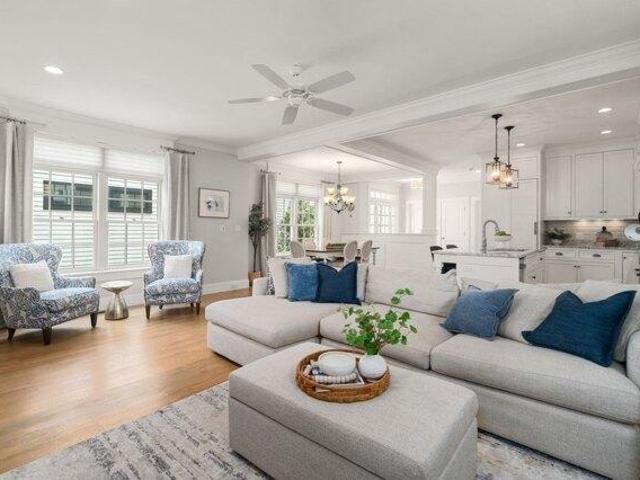 4 bedroom, Medfield MA 02052 105439772