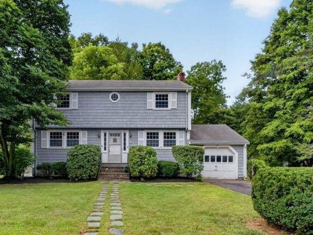 4 bedroom, Medfield MA 02052 105495506
