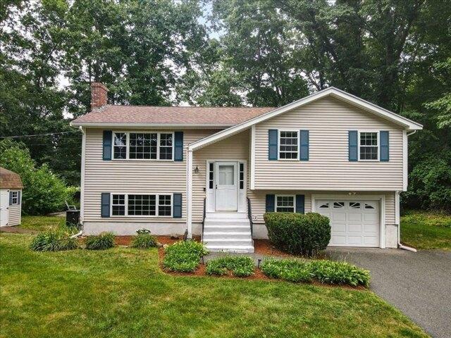 4 bedroom, Medway MA 02053 105588584